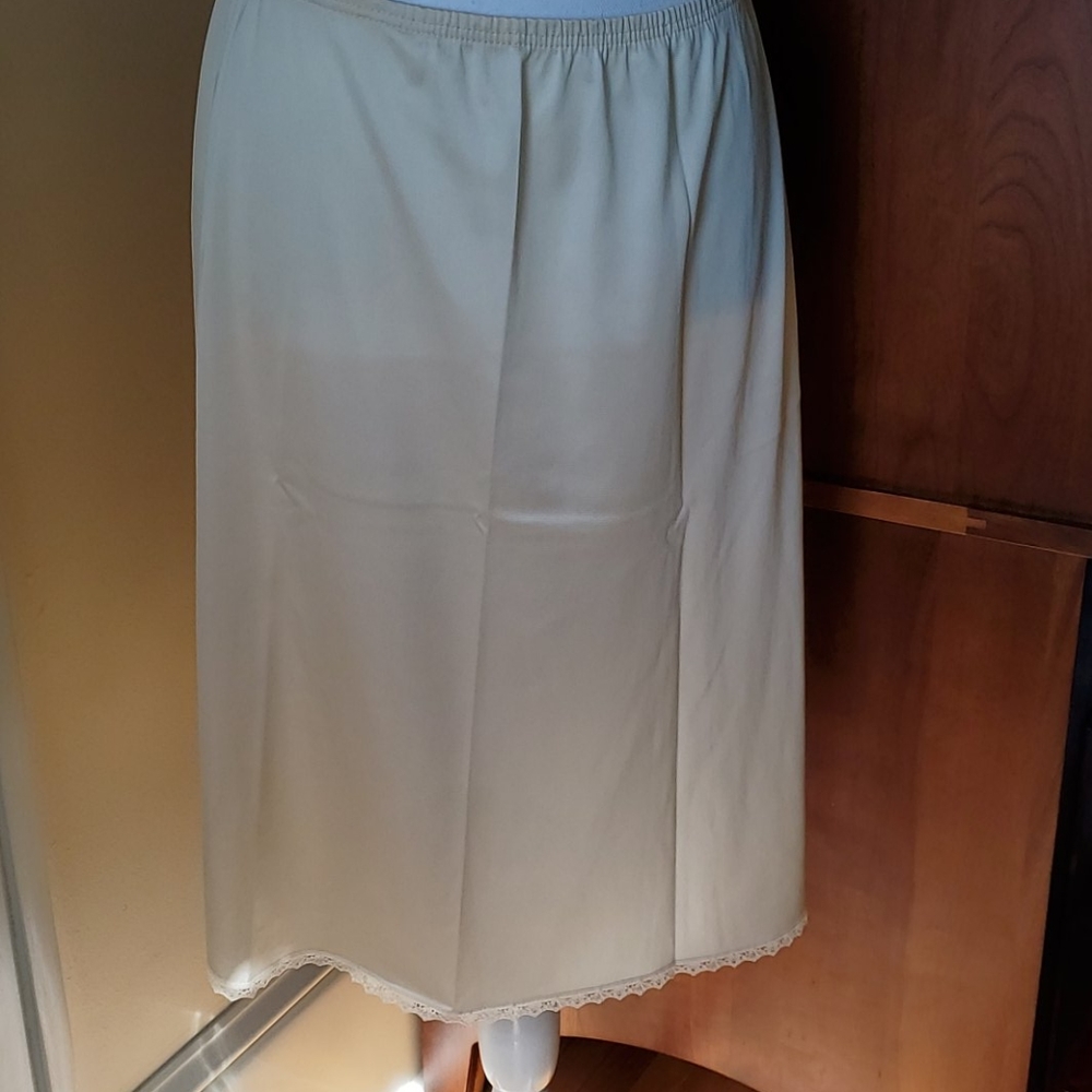Vintage half slip cream size M/L